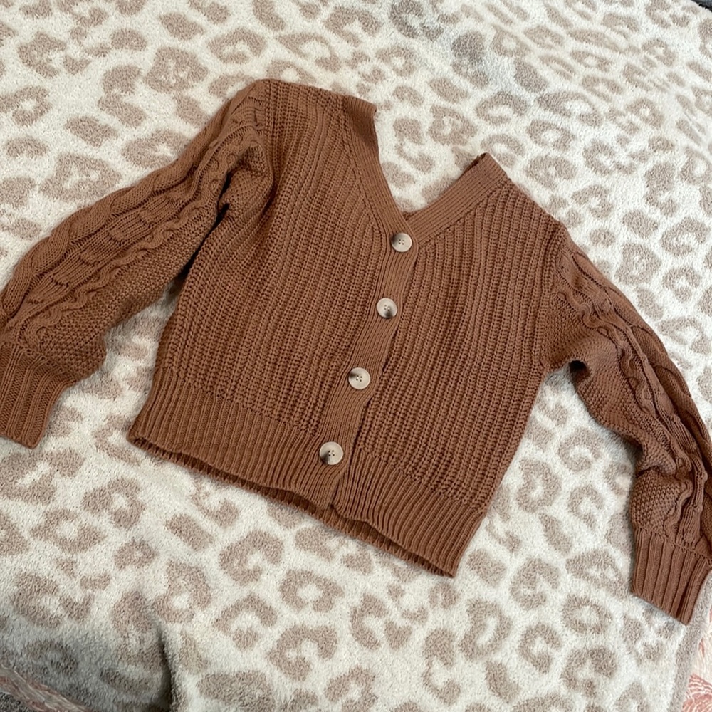 Women’s XS v-neck sweater